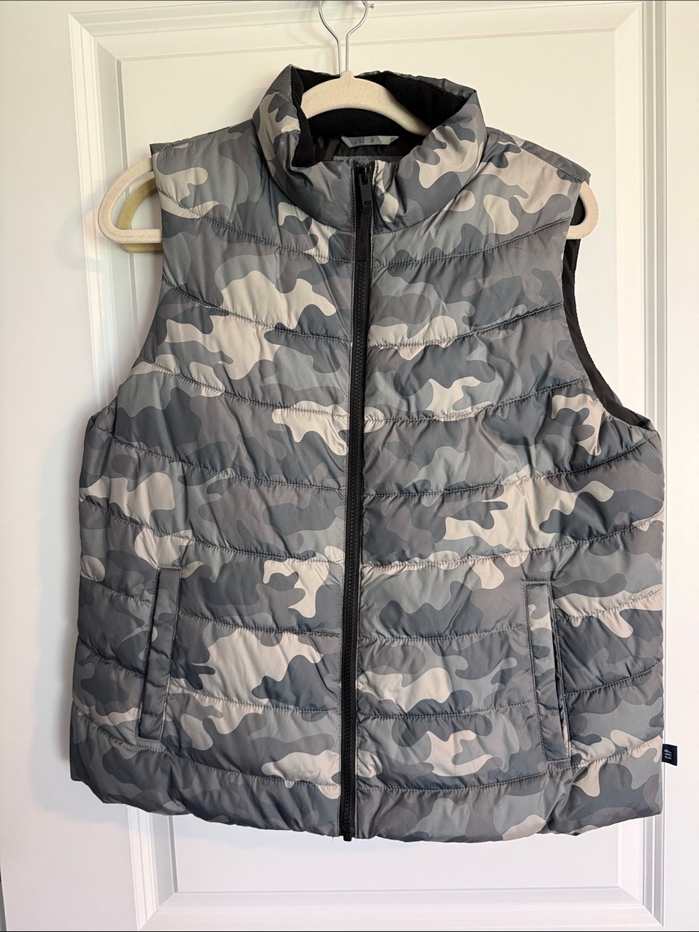 GAP Women’s Camouflage Puffer Jacket